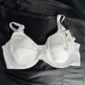 Mamia Lingerie White Bra Intimates Lace bow Embroidery Details Adjustable 40D